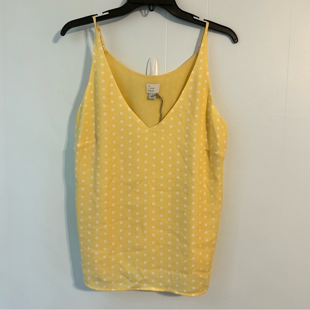 A New Day Yellow size large‎ Sleeveless Camisole top. adjustable straps. NWT